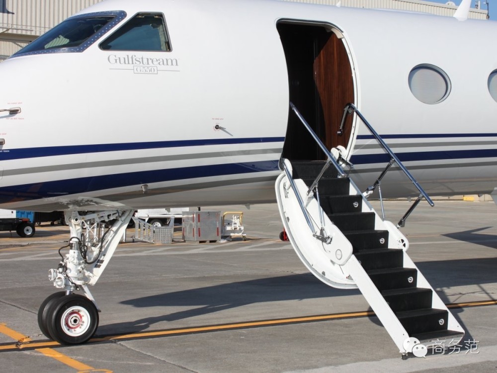 刘强东给奶茶妹买的4亿私人飞机，坐上去是什么体验？
