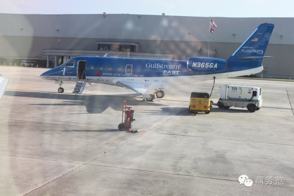 刘强东给奶茶妹买的4亿私人飞机，坐上去是什么体验？