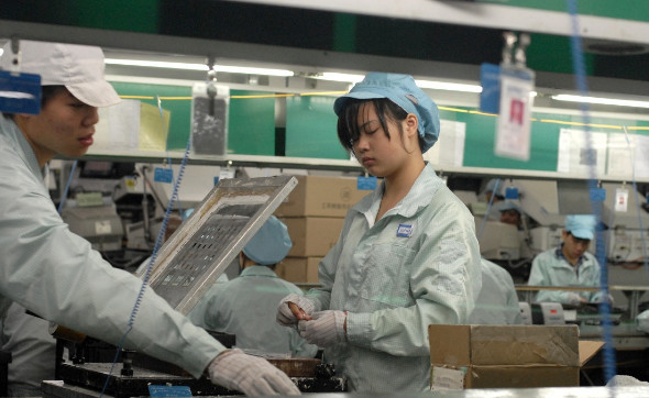 深圳电子厂打工妹:两班12小时、累得像狗,以后