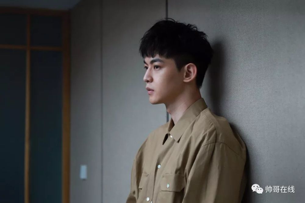 c.m.大长腿小哥哥,偷亲郑元畅,胸咚盛一伦