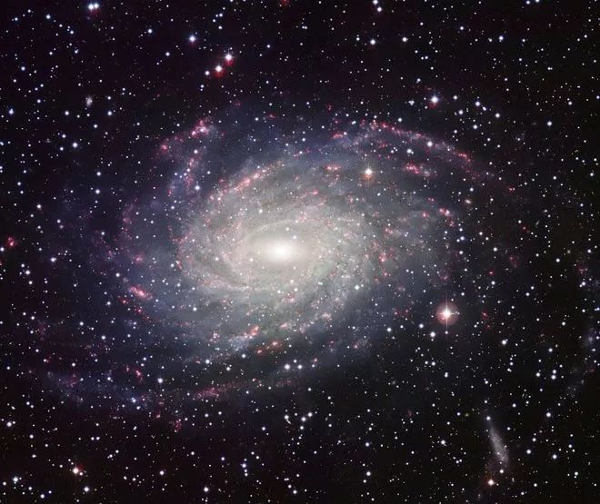 一个长得很像银河系的星系:ngc 6744