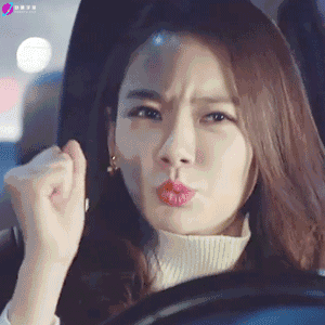 《北京女子图鉴》里戚薇演了个失心疯的名包控:拼死拼活想买一个路易