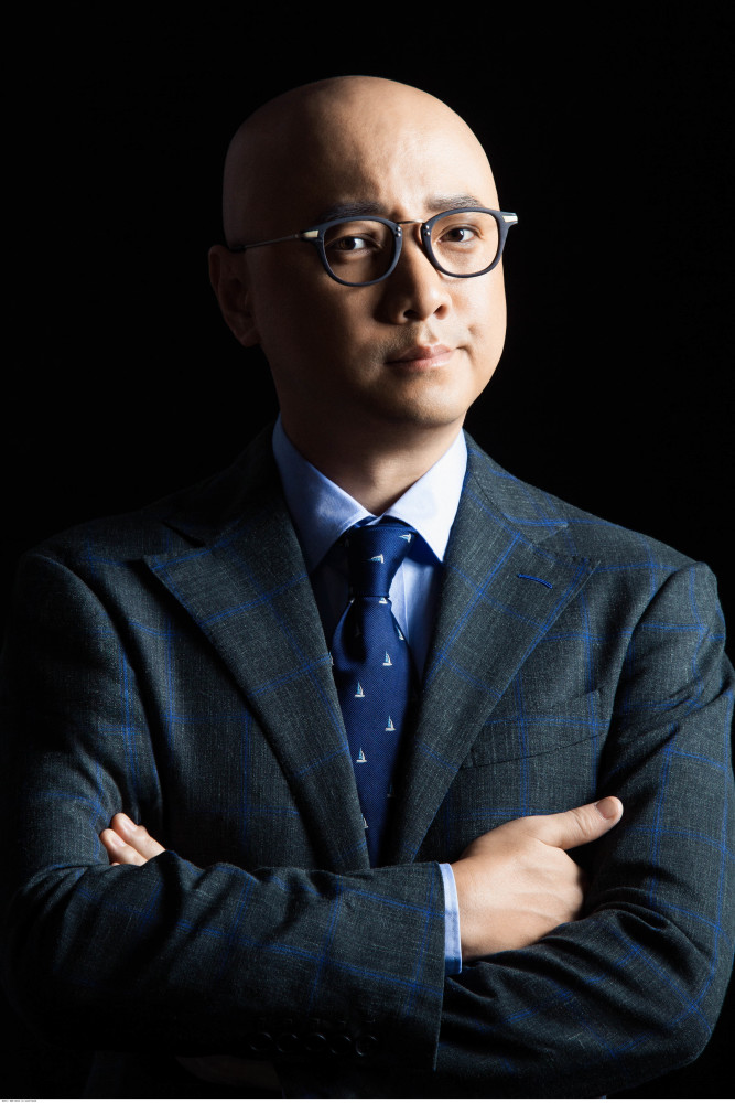 徐峥年轻时期颜值有多高,大学照片被爆出,网友:"秒杀"