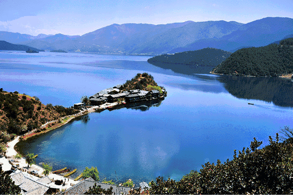 旅行不只是观光,更是度假 特别安排:泸沽湖半天自由度假时间,深度