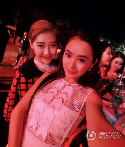 王思聪奢华生日宴会 美女如云现场玩跑男