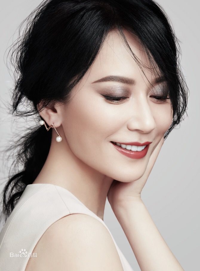 如老酒一般越老越有味的4位女明星,最后一位近50岁似少女一般