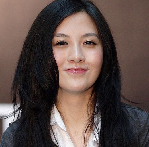 90后美女坐拥80亿身家 成全球最年轻富豪