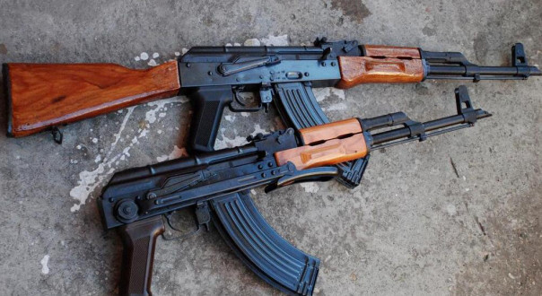 AKM是吃鸡里步枪王者,为何现实中人们叫他