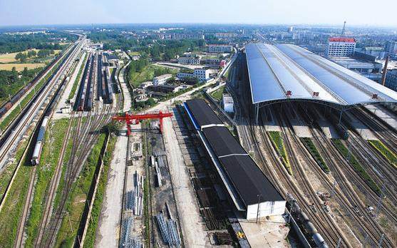 安徽新建一个高铁站,有7条高铁在此交汇,建成