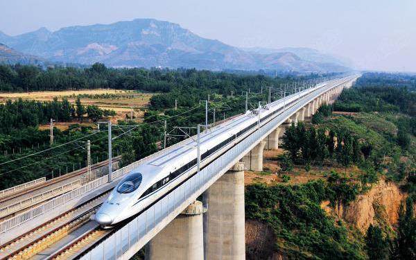 安徽新建一个高铁站,有7条高铁在此交汇,建成