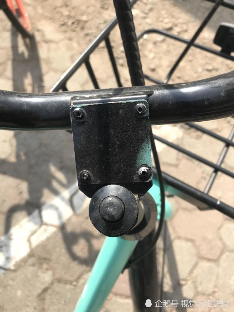 沈阳:青桔单车前车把二维码遭油漆涂盖 后面二