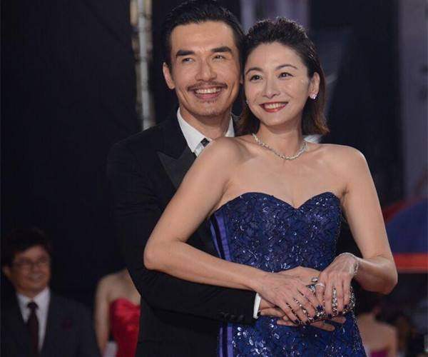 一个是周孝安,一个是杨一展,但是没有一个男人是真心娶她的,而江祖平