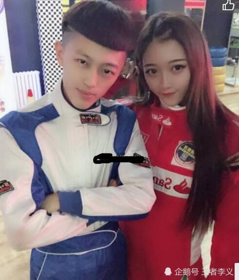 牌牌琦现身小伊伊直播间 放话归来时依旧是王