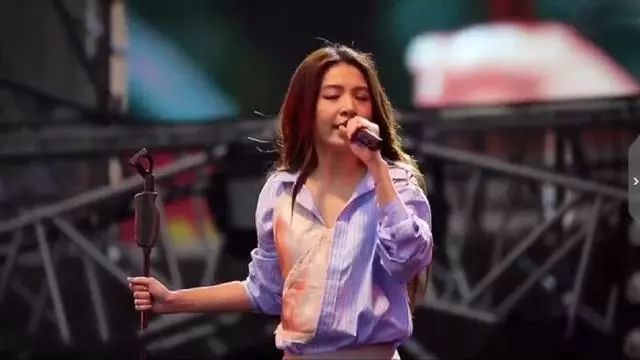 女神不愧是女神!田馥甄献唱草莓音乐节, 实力演