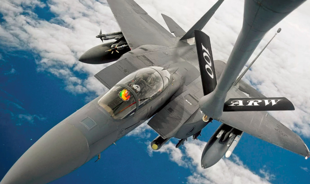 中国KJ500预警机和歼20空中加油,助力打造大