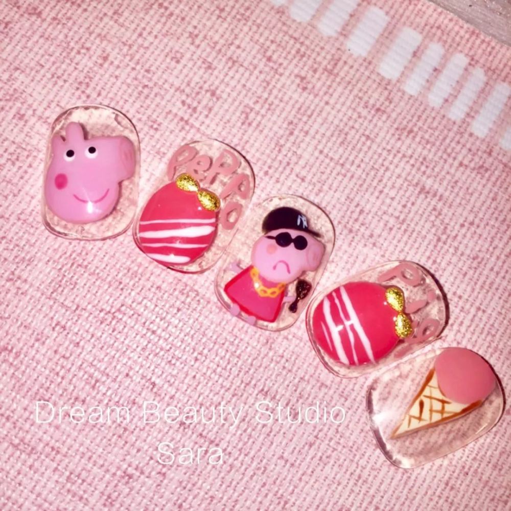 小猪佩奇美甲来了!掌声送给社会人