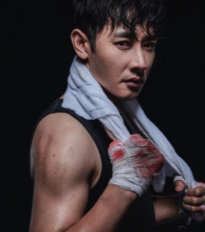 罗晋晒《破冰者》打拳照,荷尔蒙爆表男人味十