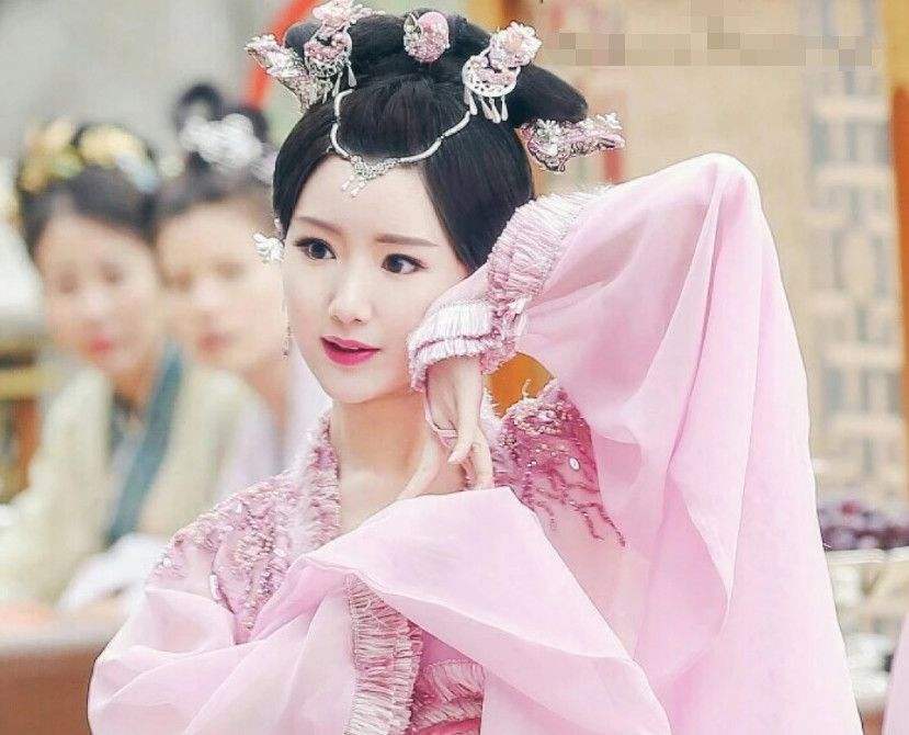 六大美女明星的古装跳舞剧照,孙俪上榜,第一竟然是她