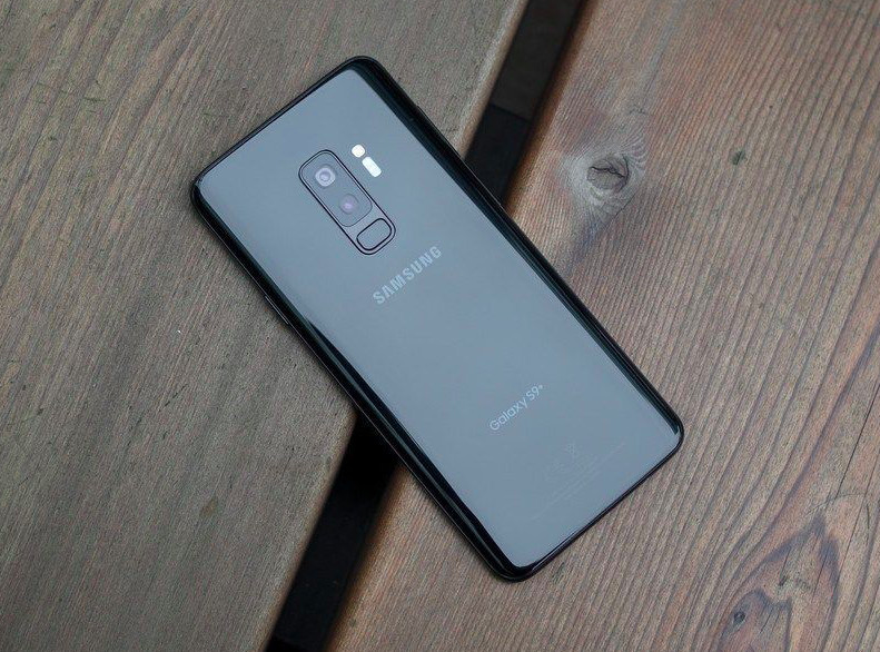 2018年全面屏手机汇总 刘海屏虽好但是缺点也