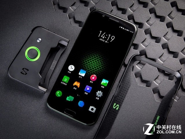 苹果6代吃鸡闪退 官方告诫你的手机内存该提升