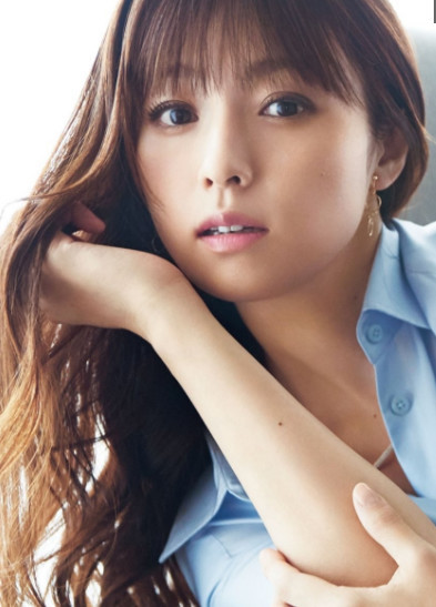 模特深田恭子获选日本 2017年度最美容颜 看点快报