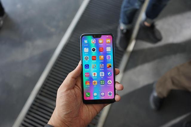 几乎一样的配置,为何荣耀10跟华为p20价格相