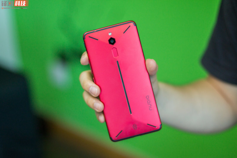 想愉快吃鸡,选它没毛病:努比亚红魔手机游戏专