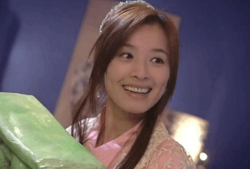 当年依靠穿越剧火起来的女星,现在都混成了这