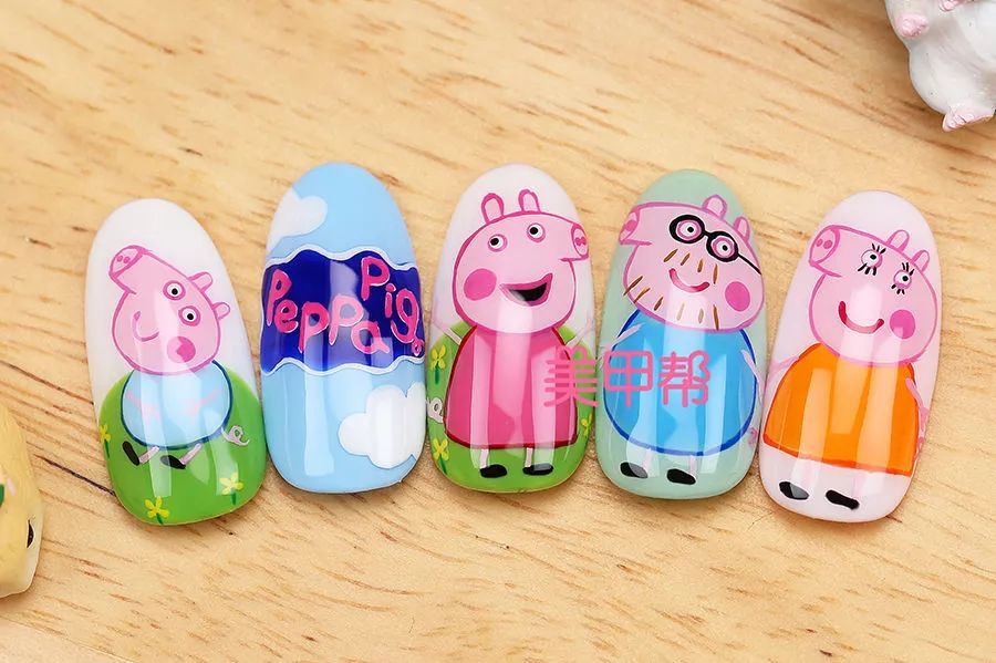 小猪佩奇美甲来了!掌声送给社会人