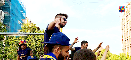 《2016欧洲杯舔屏指南》--男人看球妹纸看肉