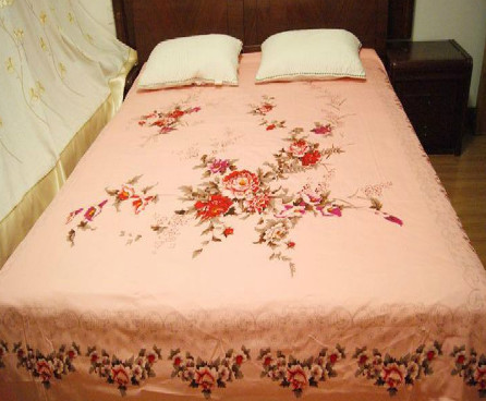 你家还有这种床单吗?有的话 那就偷着乐吧 据