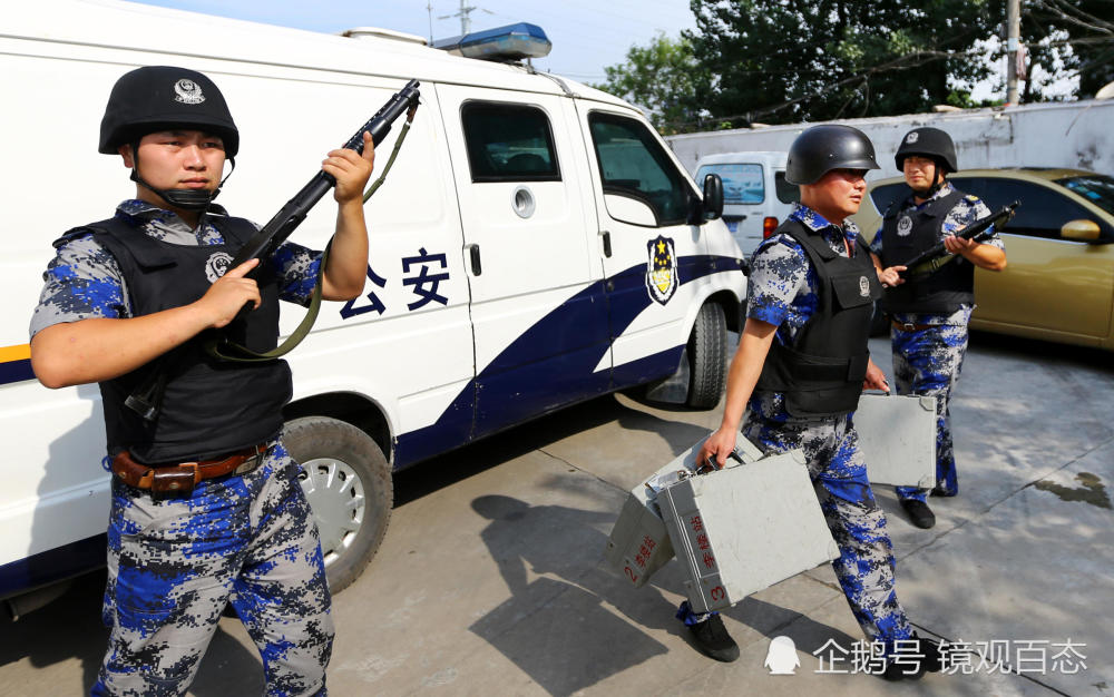 揭秘:走近现代城市"镖师" 你身边神秘的武装押运员