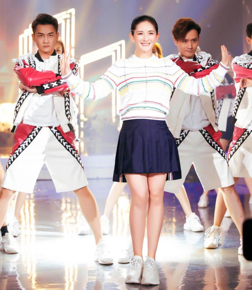 谢娜孕照曝光,复出后连登三次热搜,最牛的还是