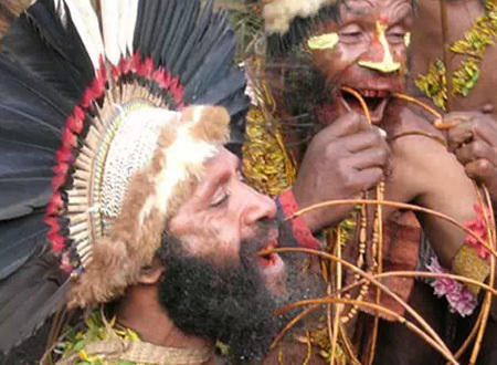 世界最变态的成人礼,男孩必须割包皮