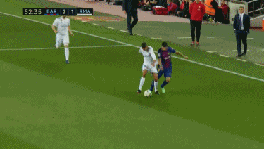 球王硬气!梅西为兄弟出头爆铲染黄 一球羞辱皇马后防