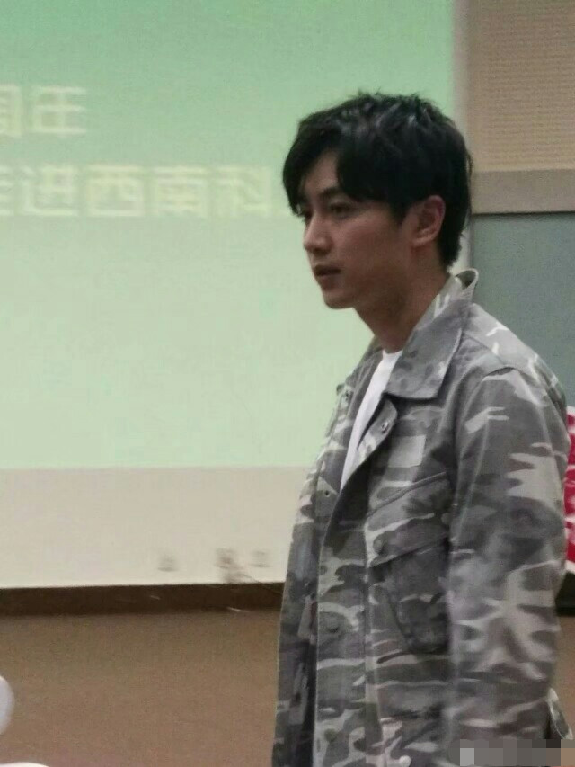 陈晓懒理老婆陈妍希出轨传闻,与佟丽娅一起做