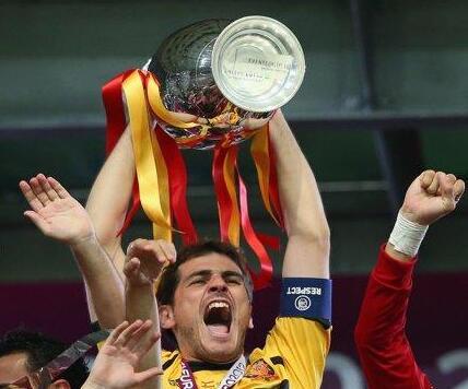 卡西时代结束!14年铸三冠传奇 曼联真神上位