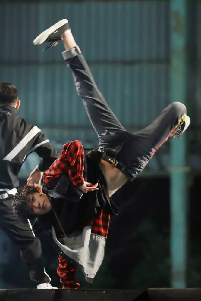 老阿姨又被易烊千玺的品味惊艳了 ,《这就是街