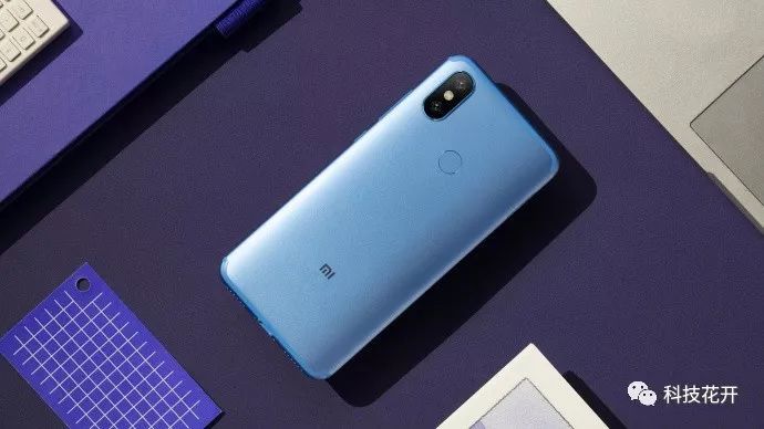 网友排队抢购小米6X,雷军再次突破OV的线下防