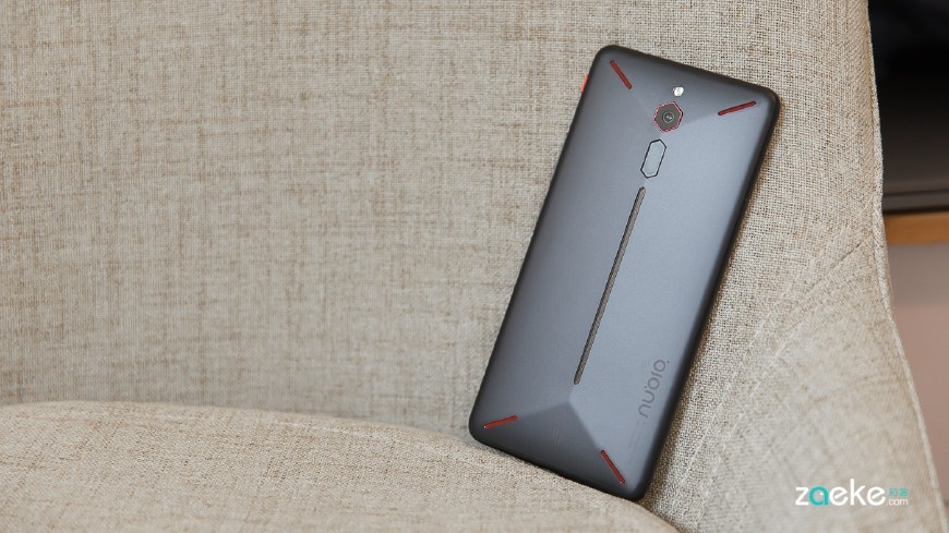 努比亚红魔电竞游戏手机:颜值高 为游戏而生