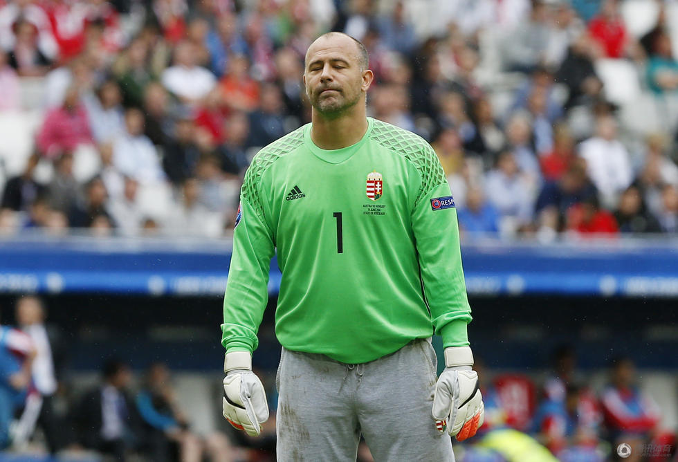 秋裤哥屡救险 阿拉巴展大哥范