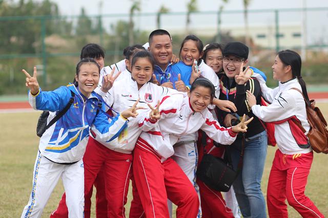 悲怅聋人女足:筹齐40万去世界杯却被学校无情