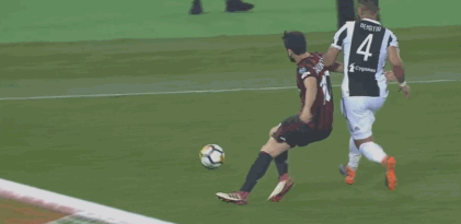 意大利杯-尤文4-0AC米兰 铁卫双响炮助斑马四连冠