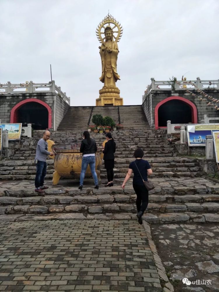 莲华寺!武汉占地面积最大,藏身汤逊湖心!三面环水,可