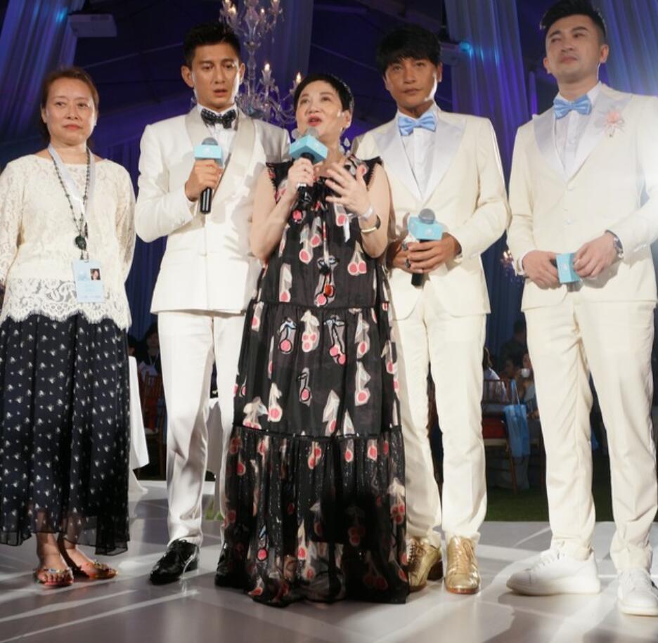 好友曝吴奇隆感人尽孝:把前经纪人当亲妈,照顾