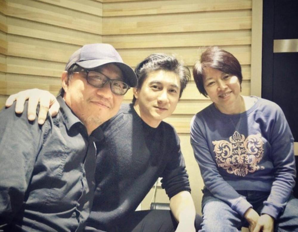 好友曝吴奇隆感人尽孝:把前经纪人当亲妈,照顾