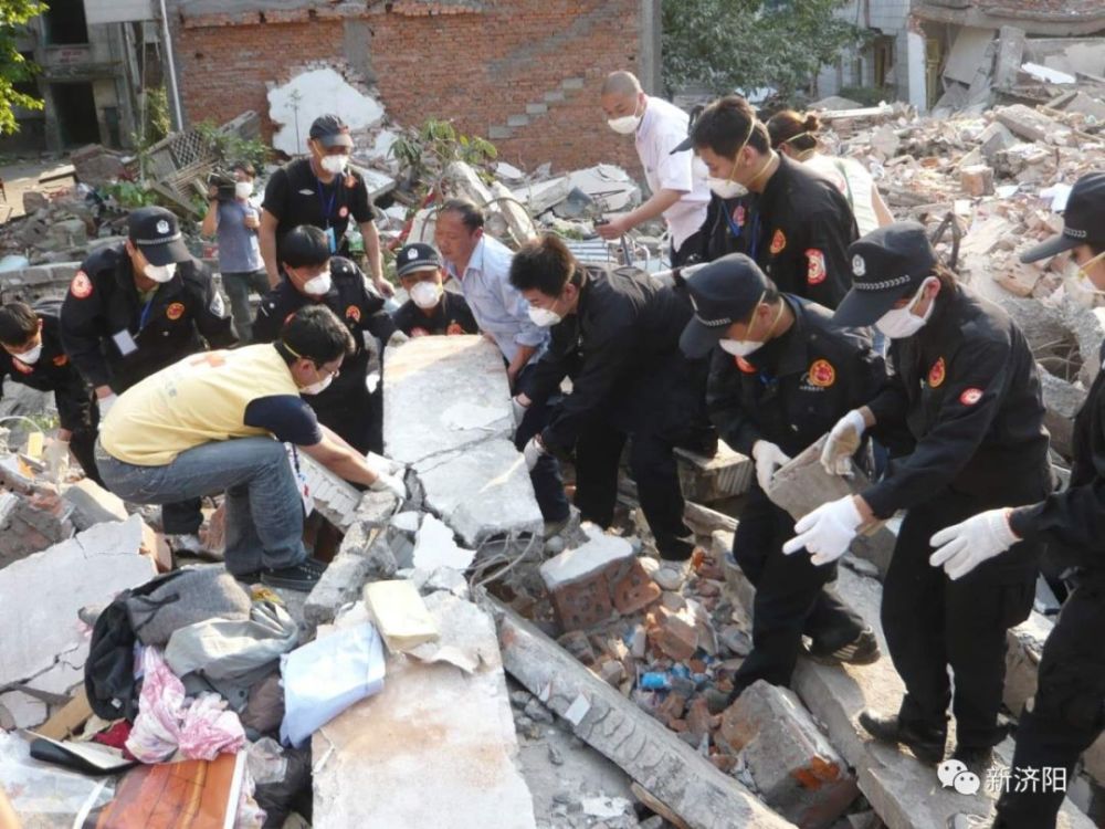 荏苒十年冬春谢,我县汶川地震志愿者心系新北川