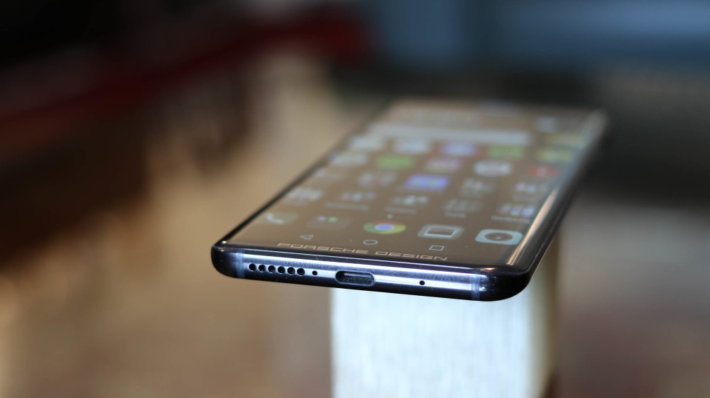 华为Mate RS图赏:三摄和1万元能否吊打iPhoneX