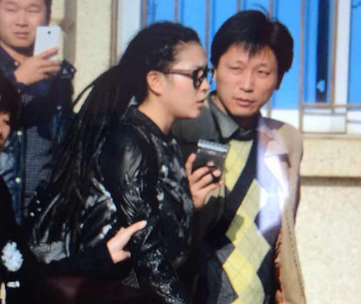 姚贝娜追悼会 那英等好友含泪送别