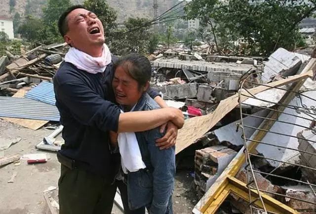 汶川地震幸存者:我站着唱歌